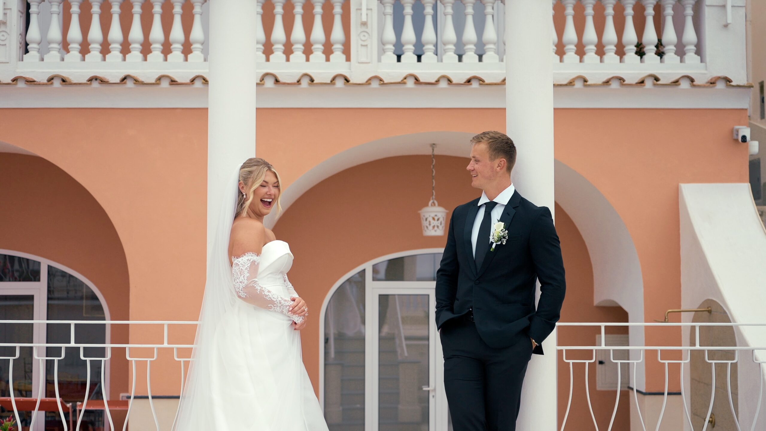 jillian-sam-positano-elopement-01.webp
